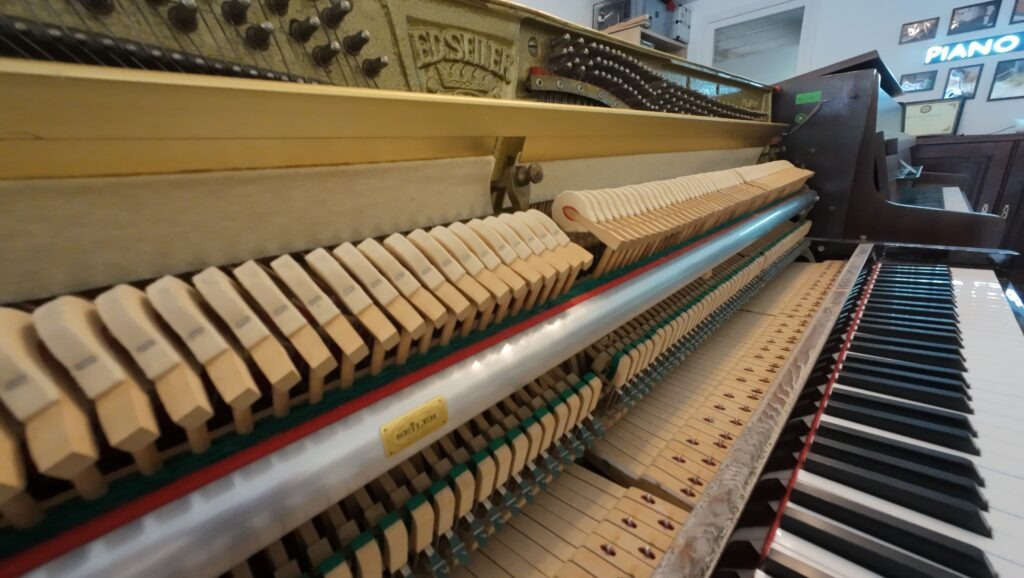 Piano ED. SEILER 112