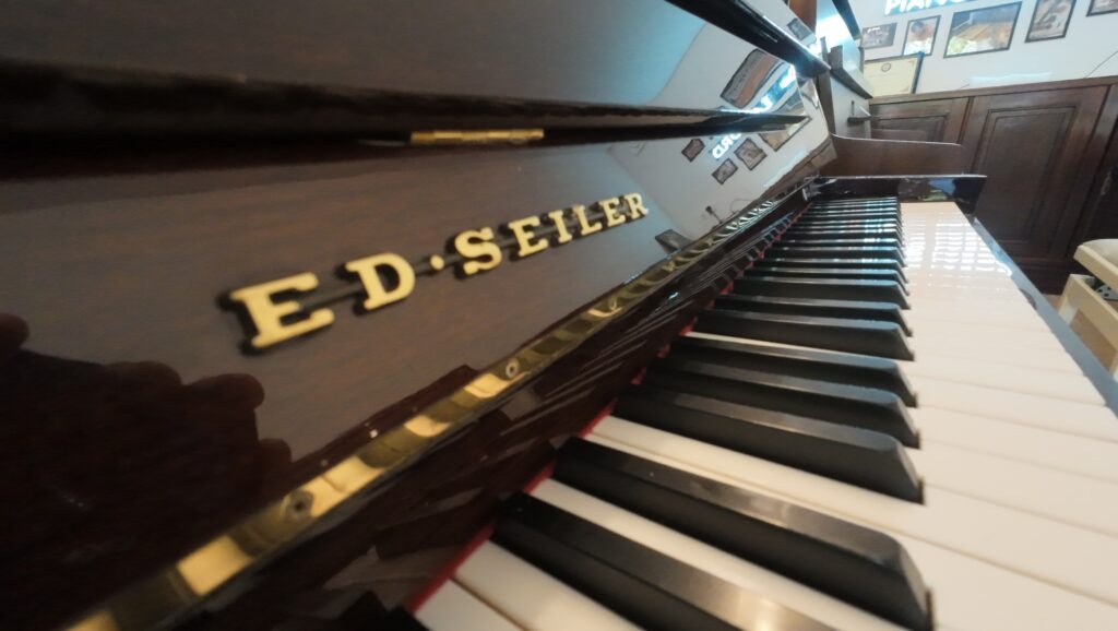 Piano ED. SEILER 112
